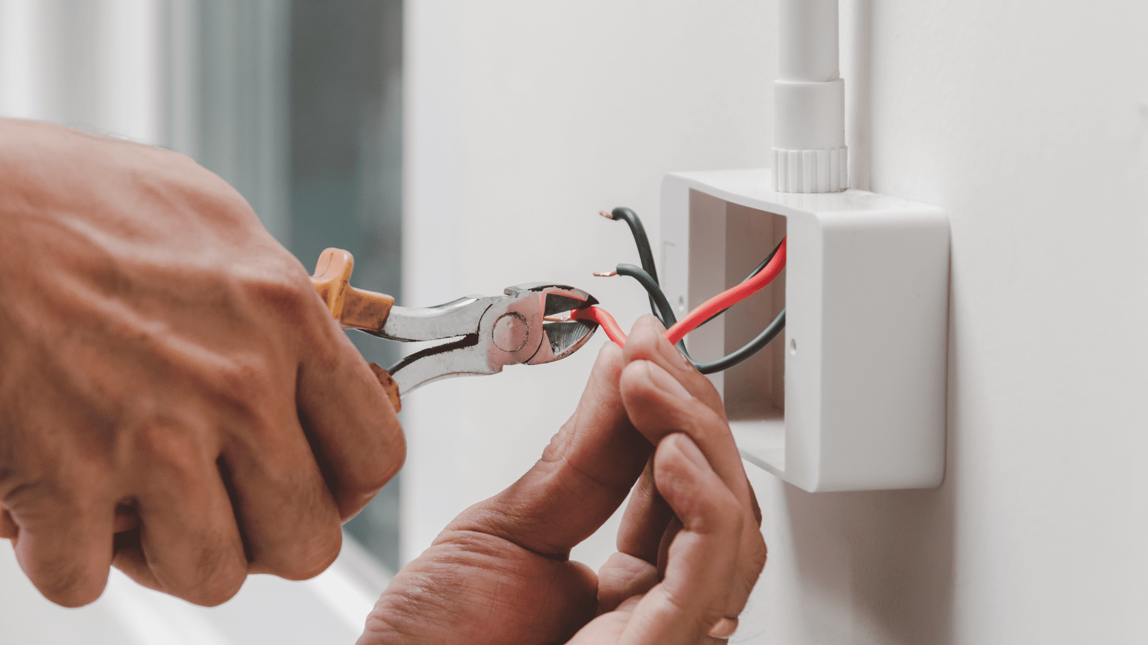 Electrician in Overland Park 