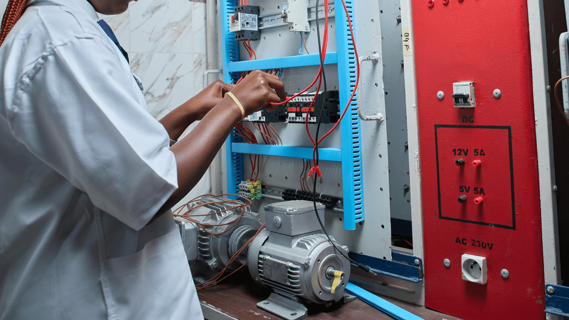 electrician in Olathe